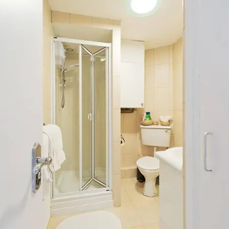 Spacious*bright*convenient*3bed Apt*to*oconnell St Dublin